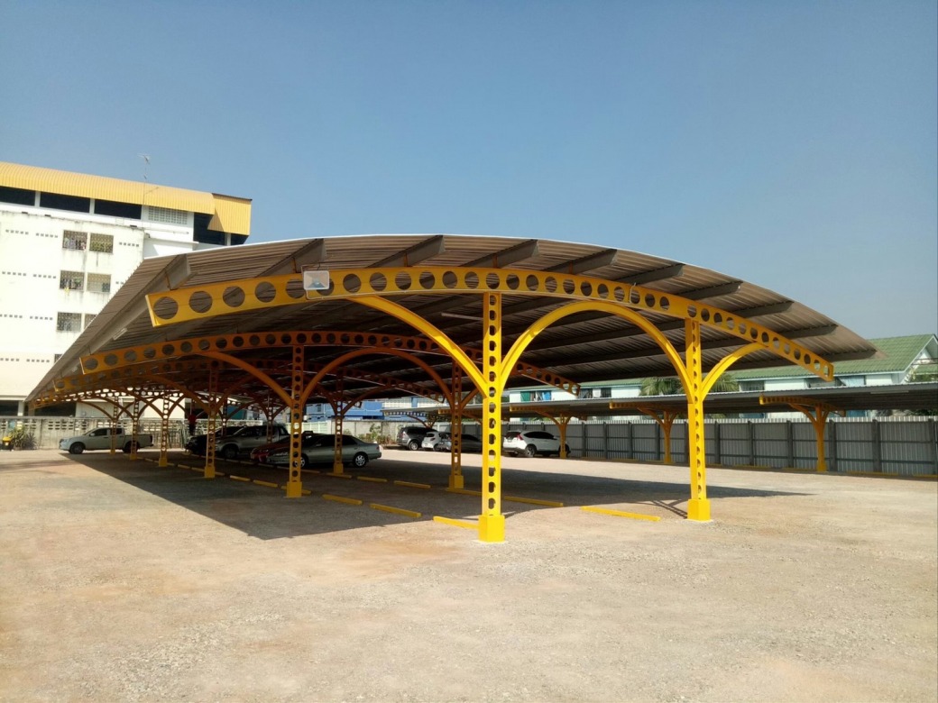 ติดตั้งโครงเหล็กหลังคาที่จอดรถ