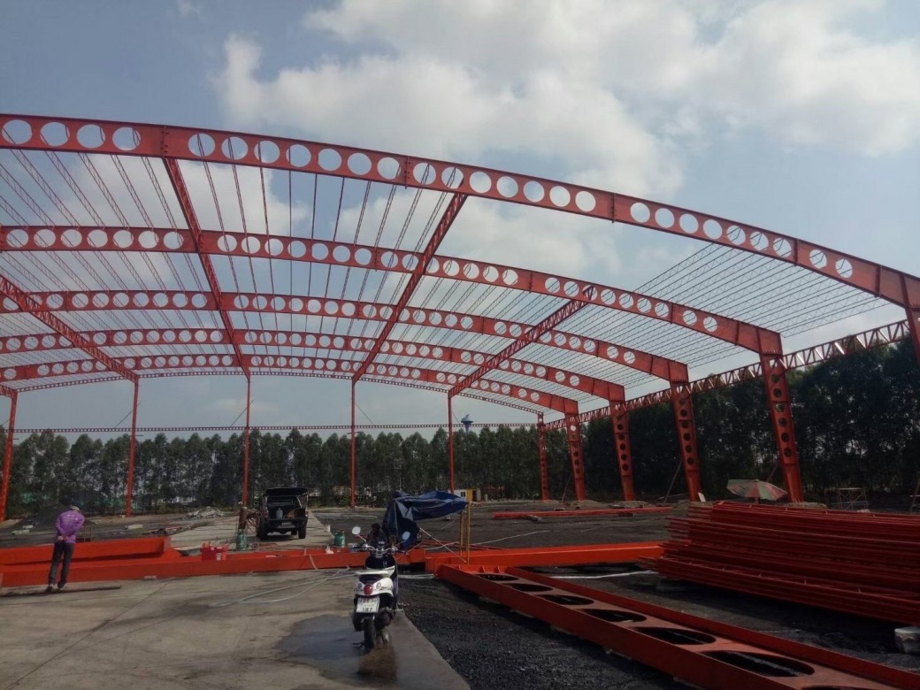 โกดังขนาดใหญ่ ไม่มีเสากลางกว้าง 90 เมตร โกดังขนาดใหญ่ ไม่มีเสากลางกว้าง 90 เมตร